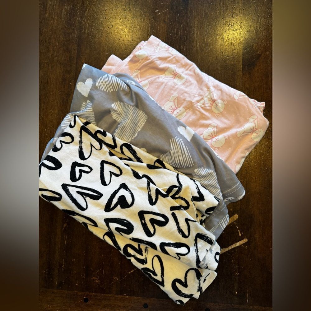 BREAST-FEEDING COVERS 